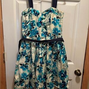 Chic Floral Blue and Cream Mini Dress